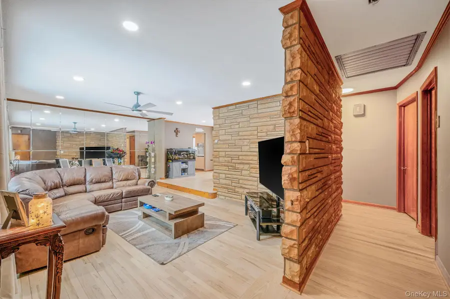 159 Shady Lane, Smithtown, NY 11787 - #2