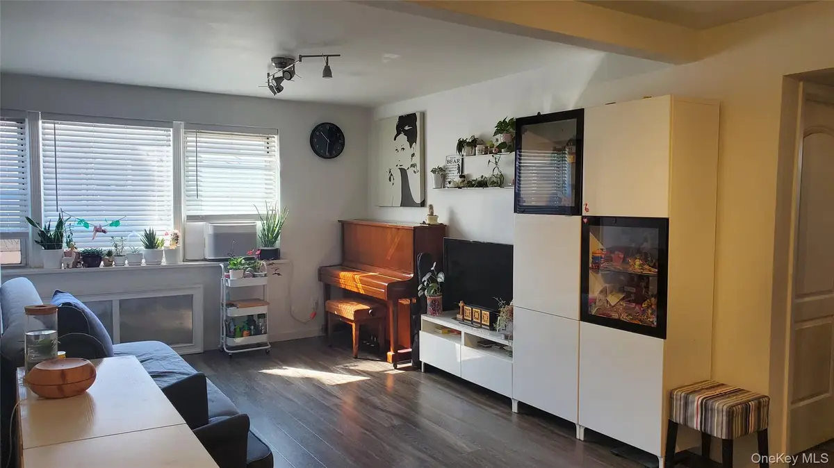 138-29 Jewel Avenue #1C, Flushing, NY 11367 - #1