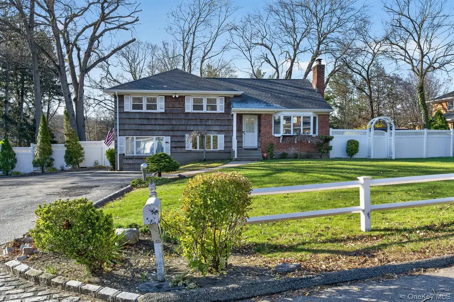 304 Maplewood Road, Huntington Station, NY 11746 - #3