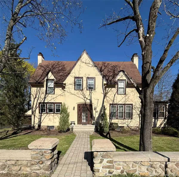 60 Old Middletown Road, Pearl River, NY 10965