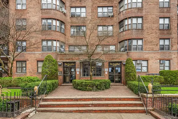 9876 Queens Boulevard #6L, Rego Park, NY 11374