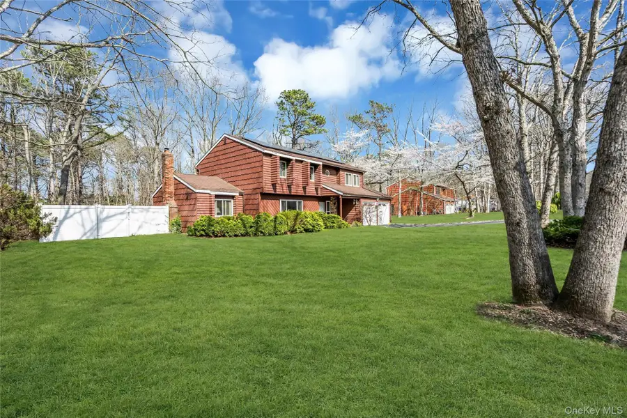 7 Hastings Drive, Ridge, NY 11961 - #2