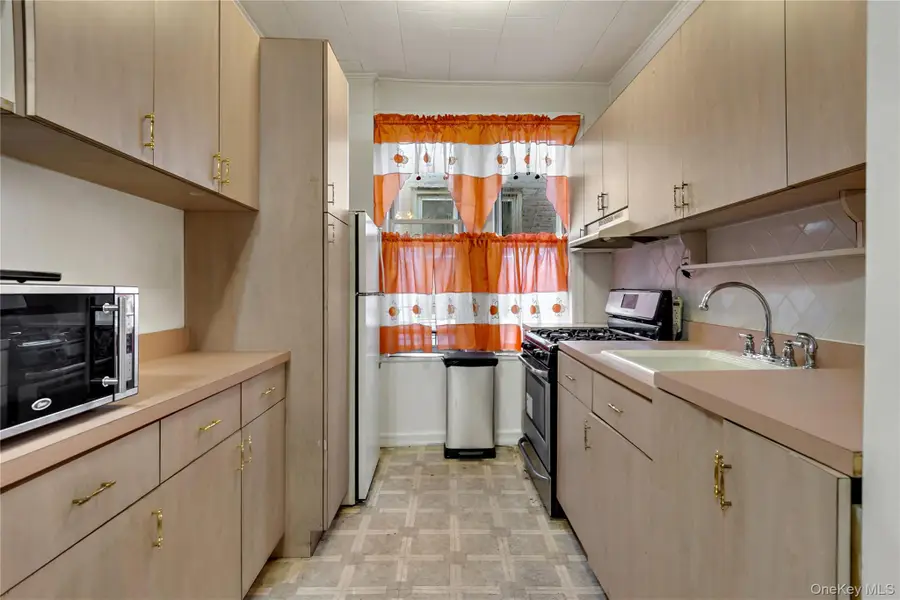 1126 Ward Avenue, Bronx, NY 10472 - #3