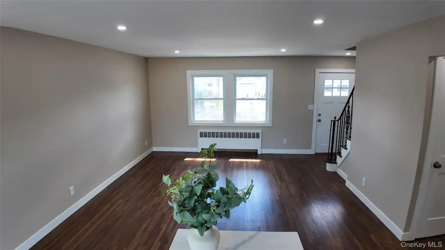 207 N Nassau Avenue, Massapequa, NY 11758 - #3