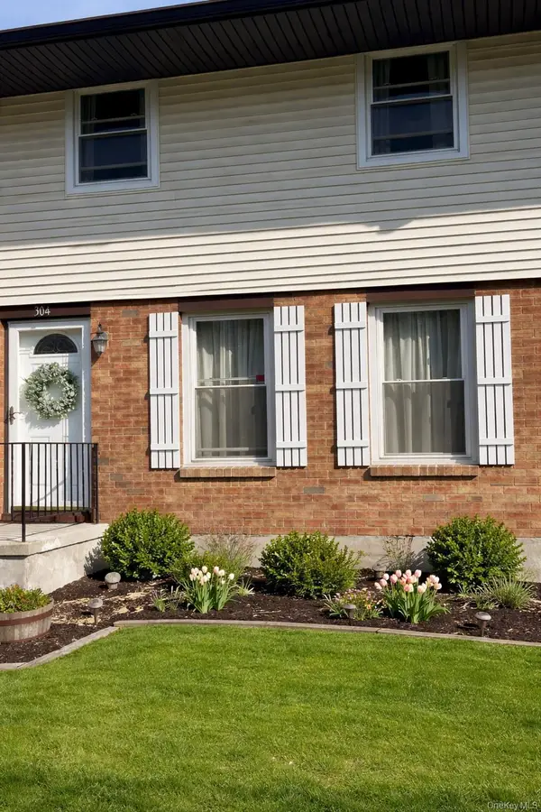 304 Parr Meadow Drive #3D, Newburgh, NY 12550