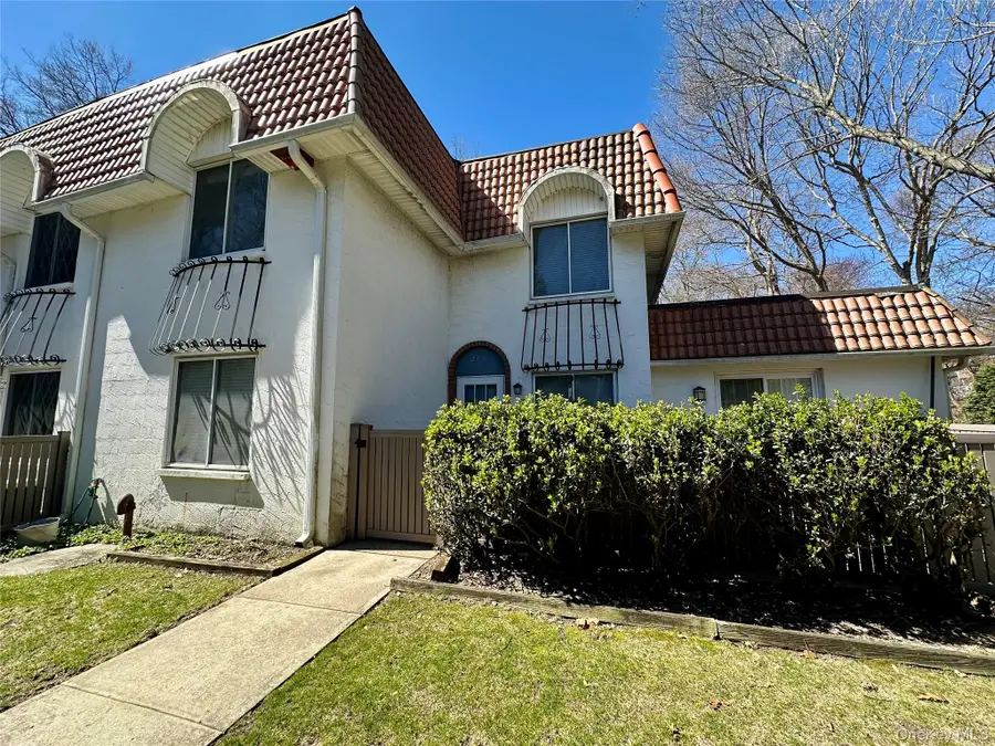 280 Brettonwoods Drive, Coram, NY 11727 - #3