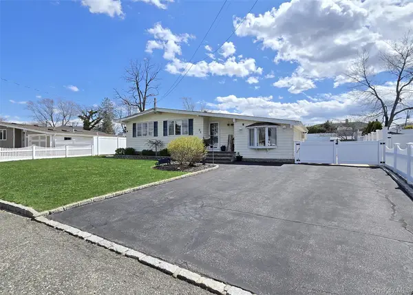 25 Peter Road, Ronkonkoma, NY 11779