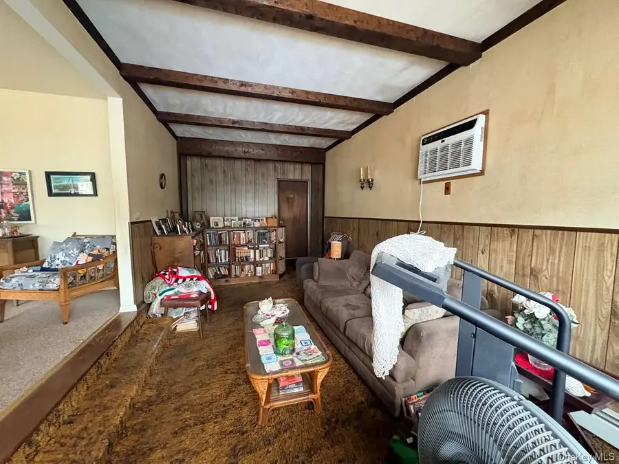 66 40th Street, Islip, NY 11751 - #3