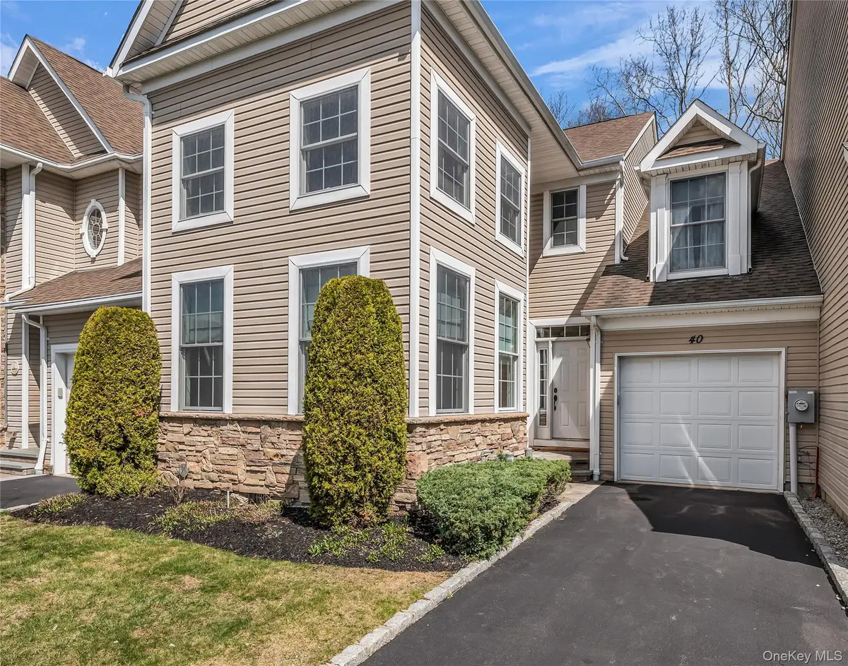 40 Eagle Circle, Bohemia, NY 11716 - #1