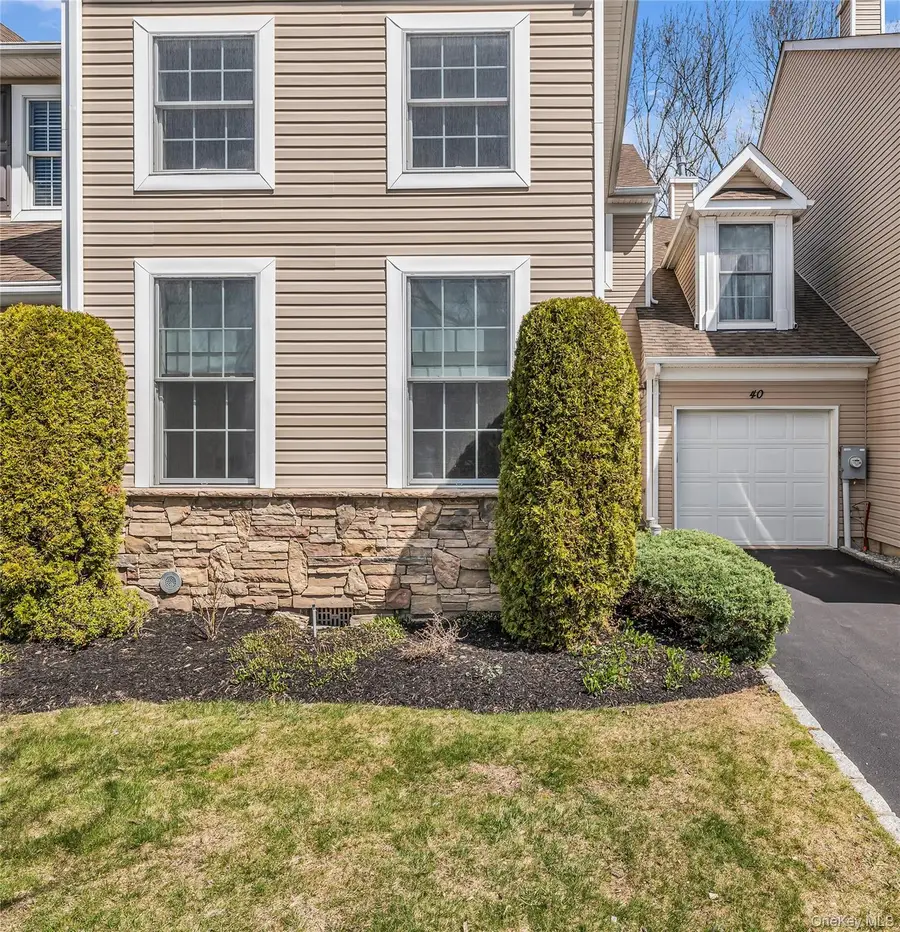 40 Eagle Circle, Bohemia, NY 11716 - #2