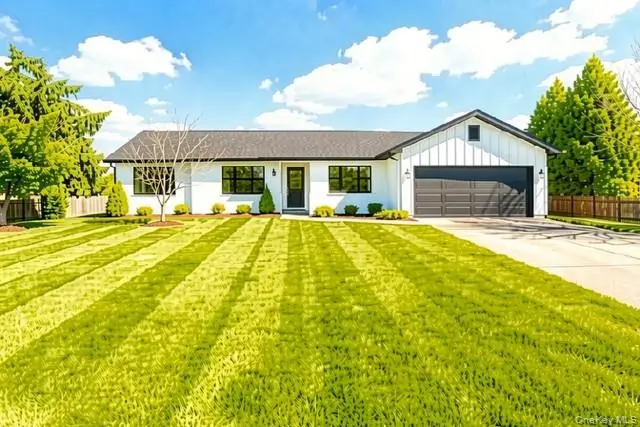 7 Lindner Court, Brookhaven, NY 11719 - #2