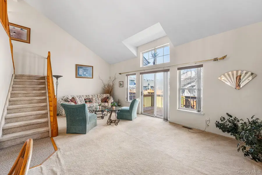 1 Spruce Lane, Central Islip, NY 11722 - #3