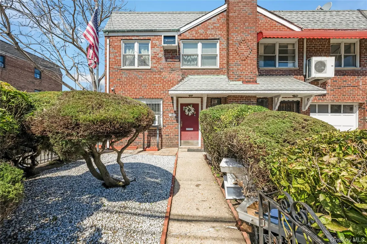 95-01 43rd Avenue, Elmhurst, NY 11373 - #1