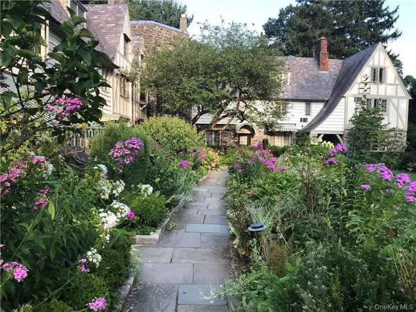 5 Merestone Terrace, Bronxville, NY 10708