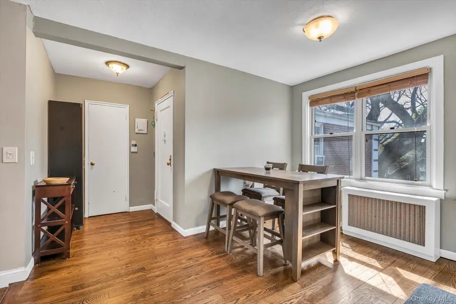 17 Edwards Street #3A, Roslyn Heights, NY 11577 - #3