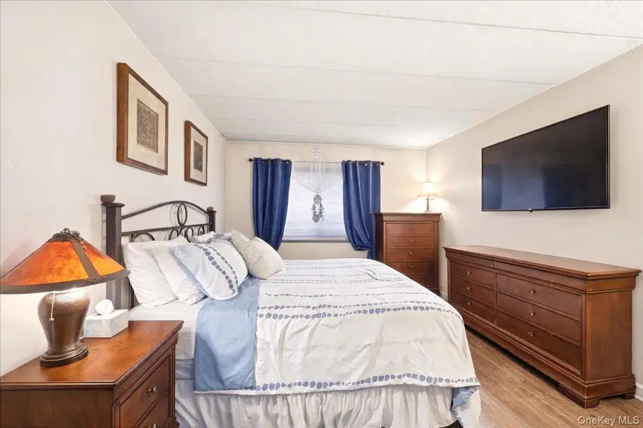 540 Ellsworth Avenue #D2, Bronx, NY 10465 - #3