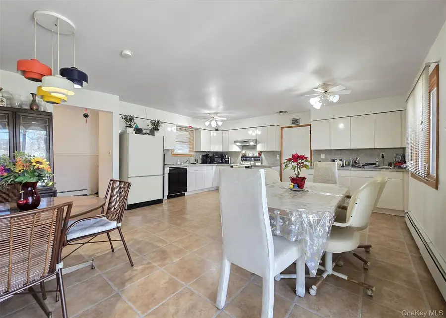 7 Clair Avenue, Holbrook, NY 11741 - #2