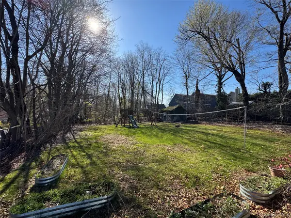 Ray Place, Northport, NY 11768