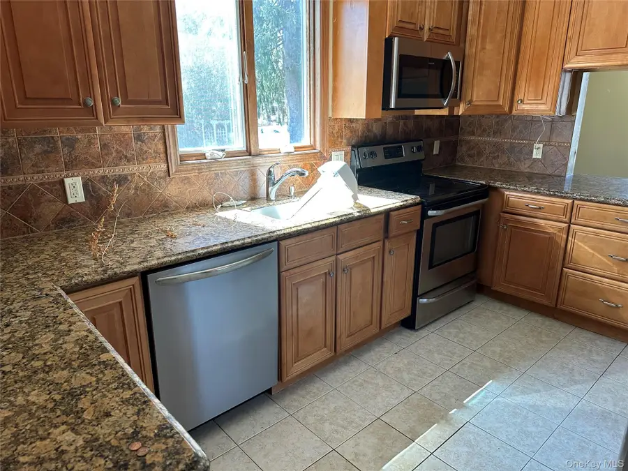 56 Waverly Avenue, Smithtown, NY 11787 - #2