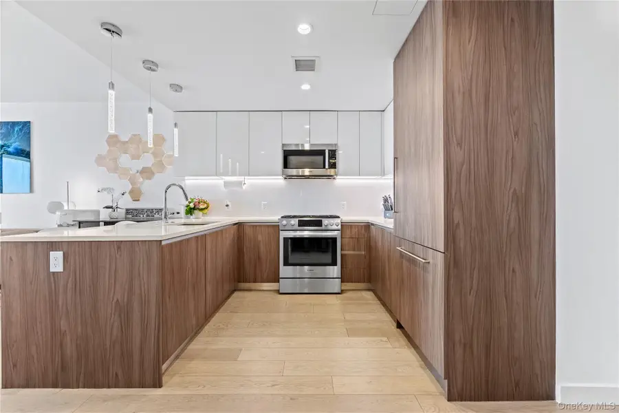 13101 40th Road #Penthouse 3T, Flushing, NY 11354 - #2