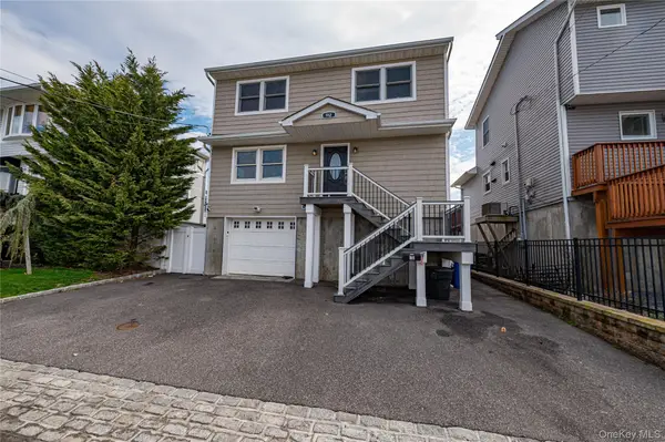 912 Pacific Street, Lindenhurst, NY 11757