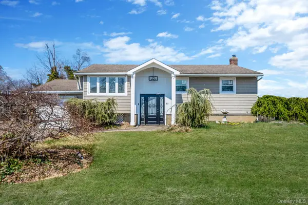 33 Hinton Avenue, Babylon, NY 11702