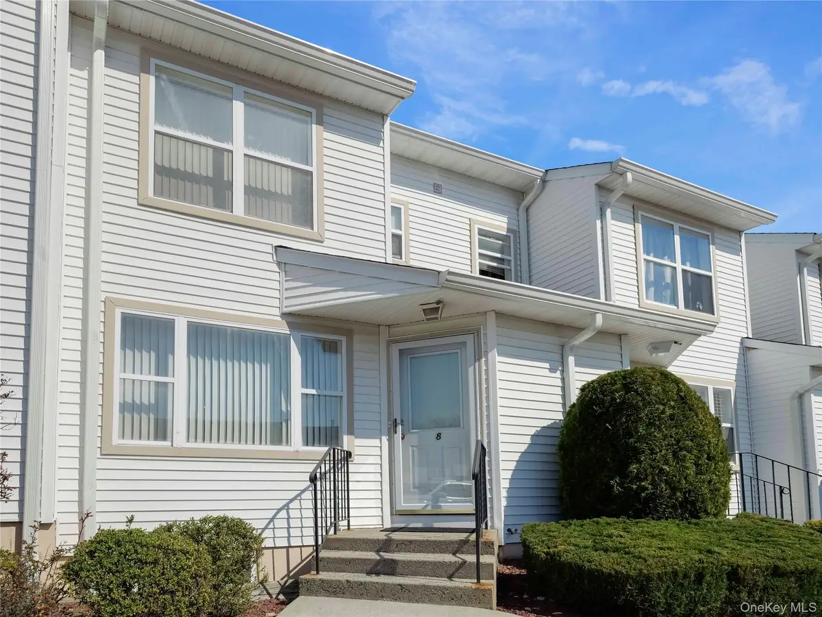 8 Yorkshire Court, Nanuet, NY 10954 - #1