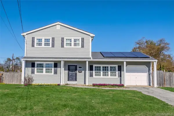 15 New York Avenue, Deer Park, NY 11729