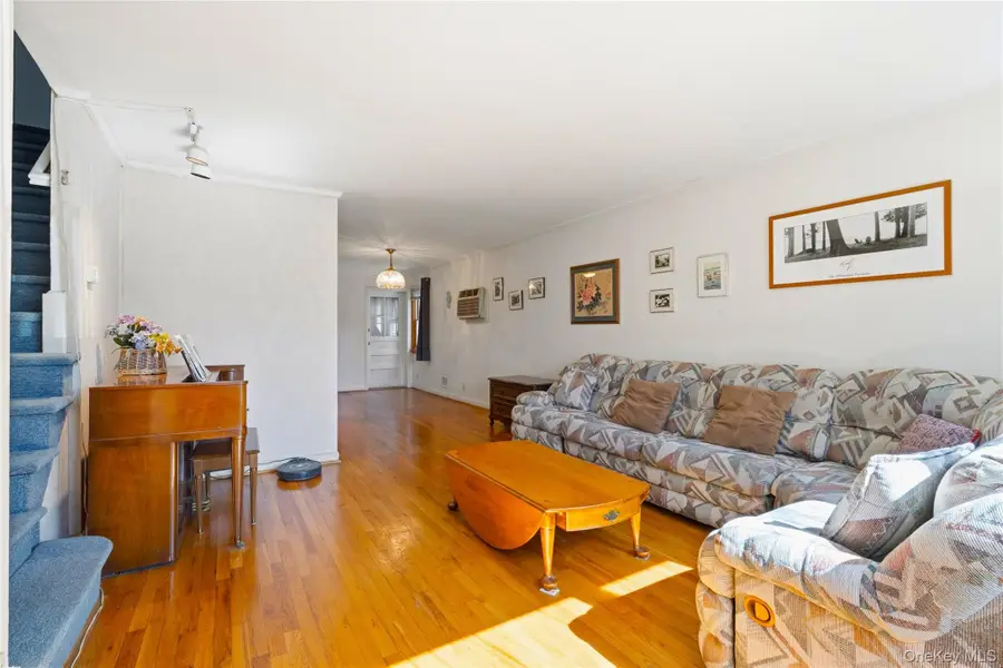 6409 Bell Boulevard, Oakland Gardens, NY 11364 - #3