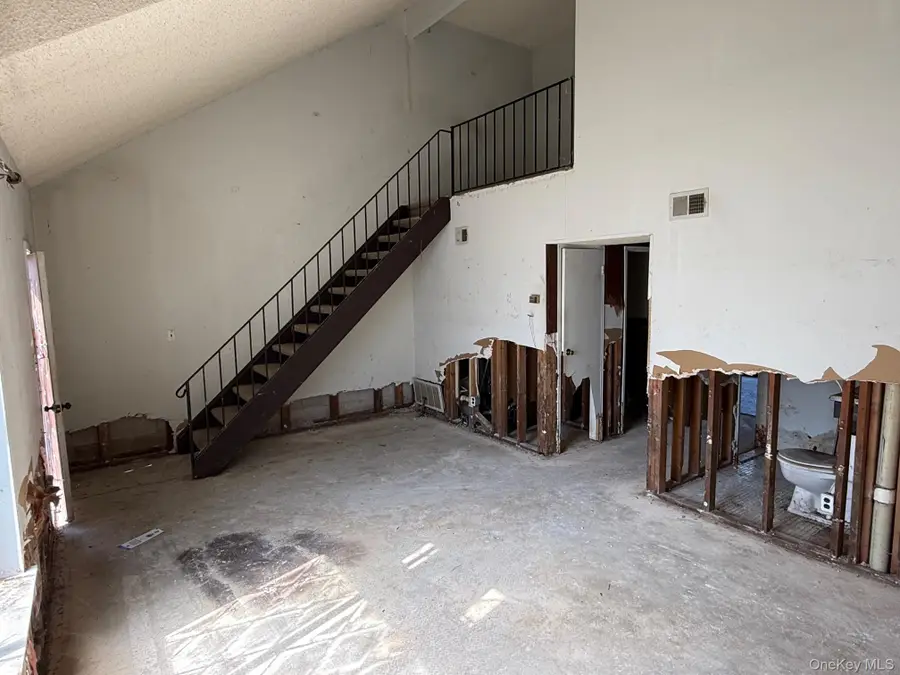 137 Fieldstone Court, Middle Island, NY 11953 - #3