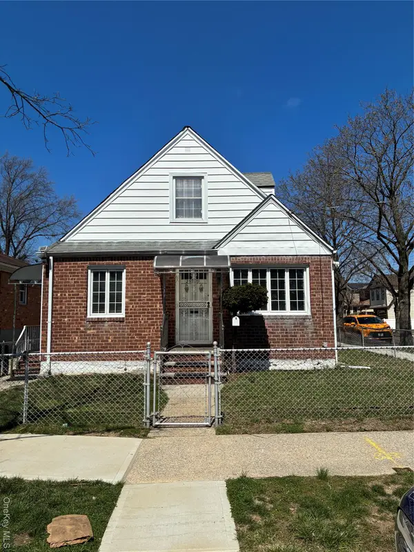 25719 87th Road, Floral Park, NY 11001