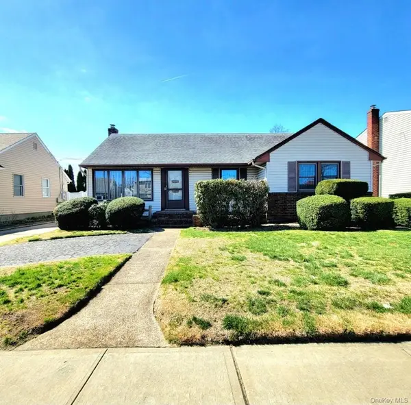 3030 N Jerusalem Road, Wantagh, NY 11793