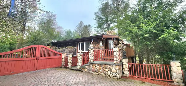12 Donenfeld Drive, Kauneonga Lake, NY 12749