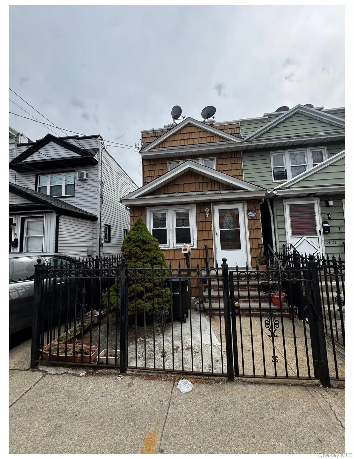 10440 89th Avenue, Richmond Hill, NY 11418 - #1