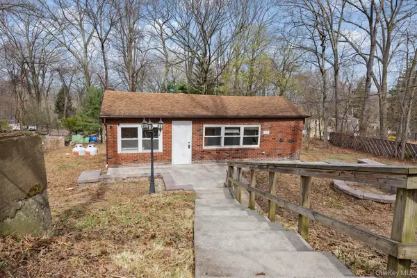 4 Woodland Circle N, Monroe, NY 10950