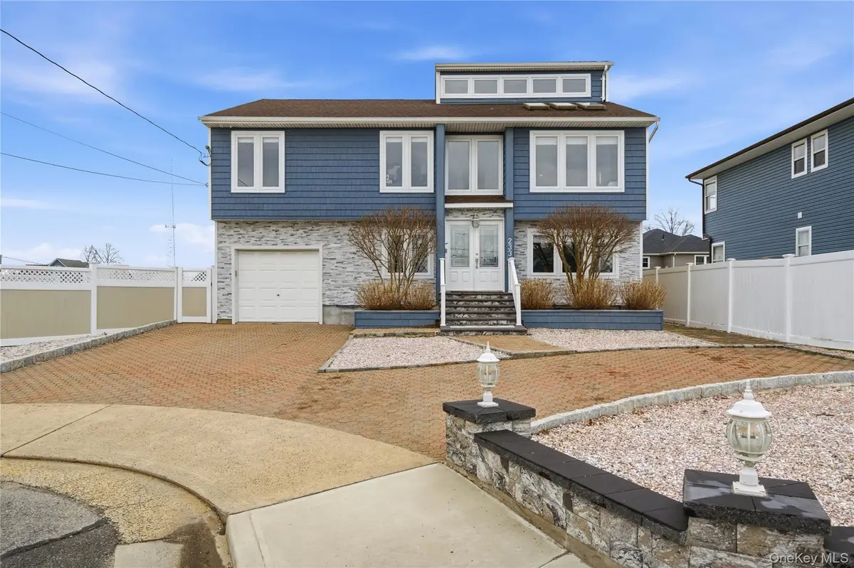 233 Arthur Street, Freeport, NY 11520 - #1