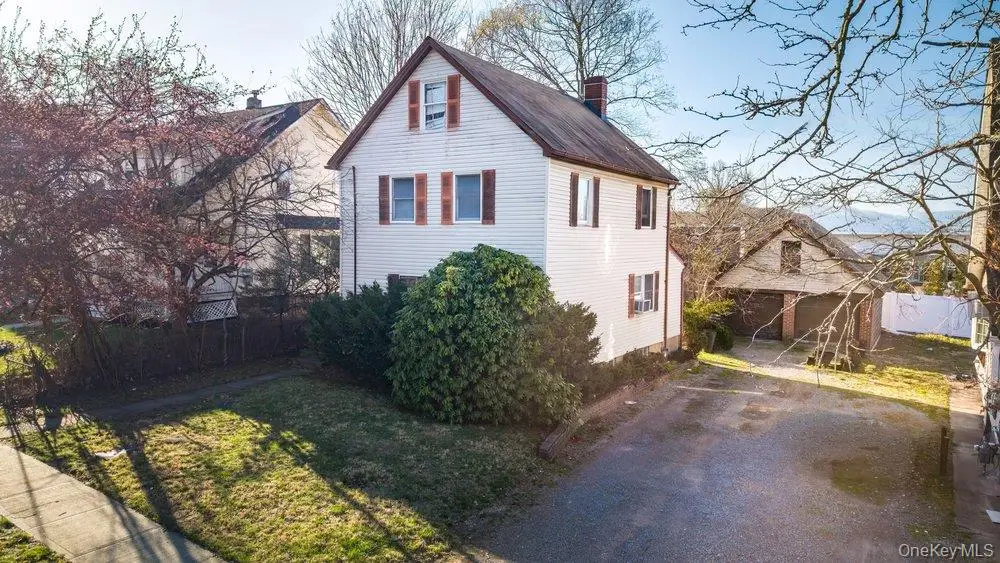 24 Dennis Street, Manhasset, NY 11030 - #1