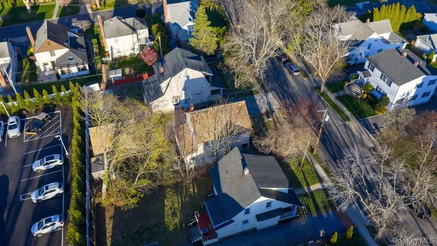 24 Dennis Street, Manhasset, NY 11030 - #2