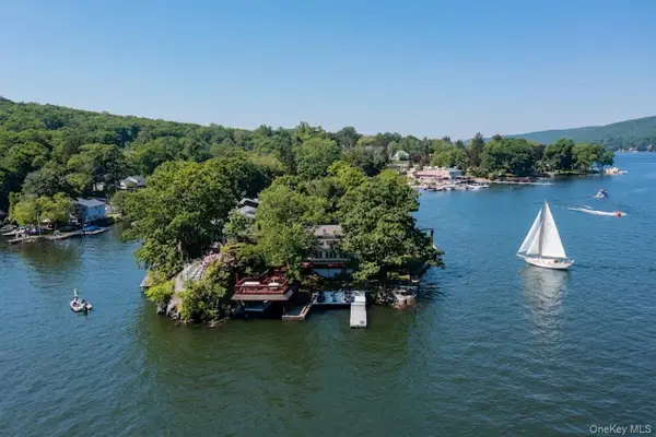 46 W Cove Road, Greenwood Lake, NY 10925