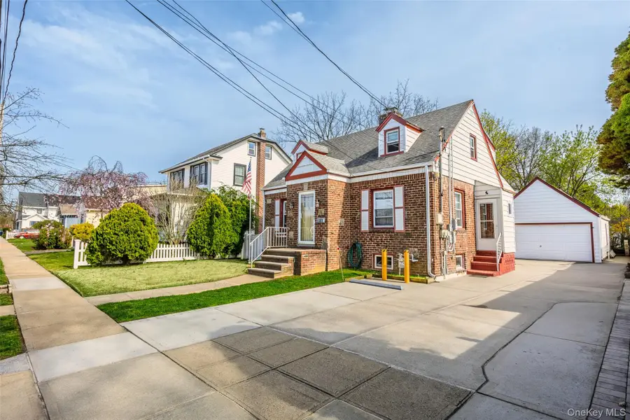 76 Davison Avenue, Lynbrook, NY 11563 - #2