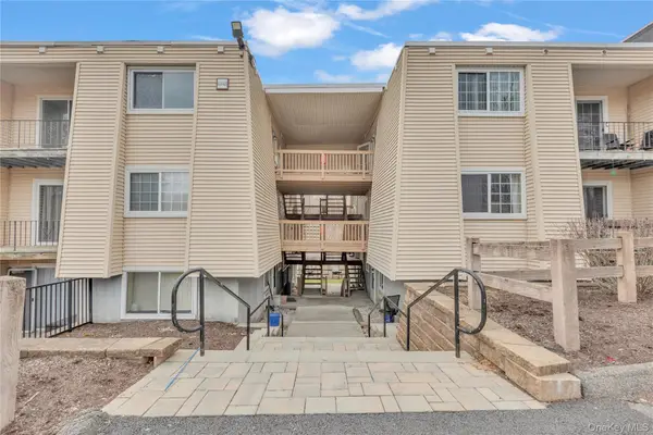 618 Fox Run Lane, Carmel, NY 10512