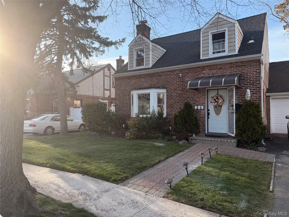 25 Crowell Street, Hempstead, NY 11550 - #1