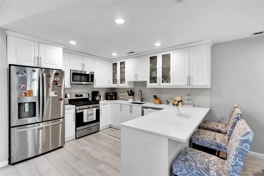 39 Quail Court, Manorville, NY 11949 - #2