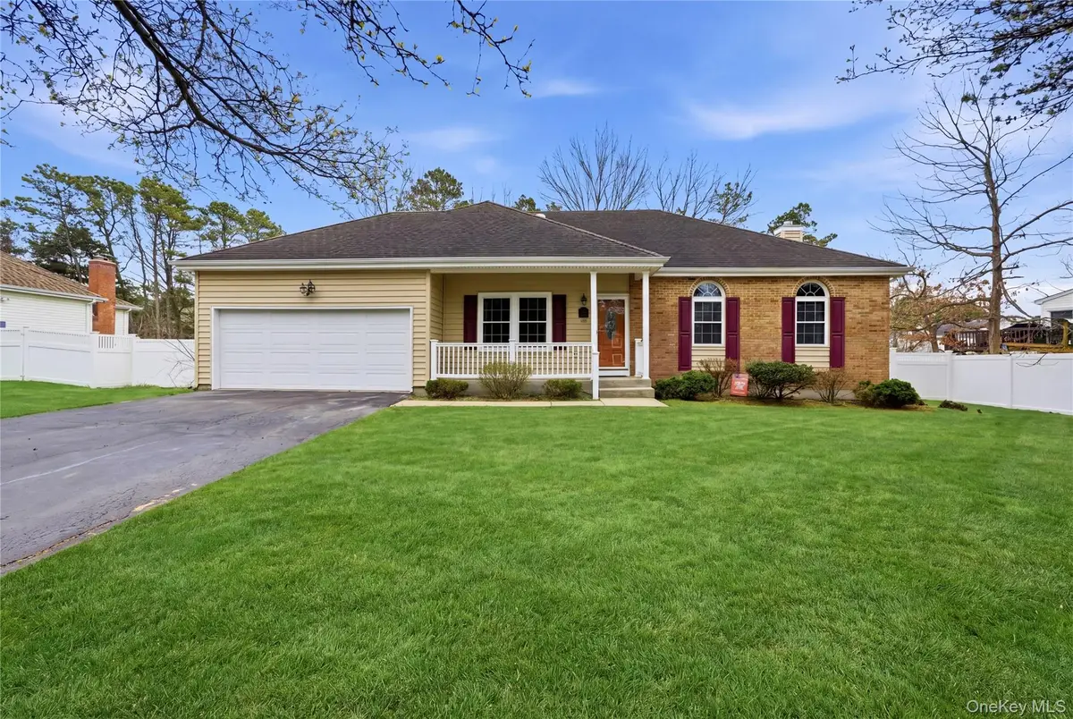 33 Timber Ridge Drive, Coram, NY 11727 - #1