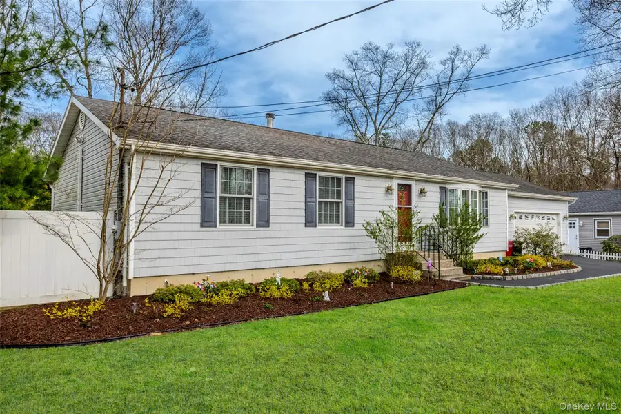 9 S Pond Trail, Ridge, NY 11961 - #3