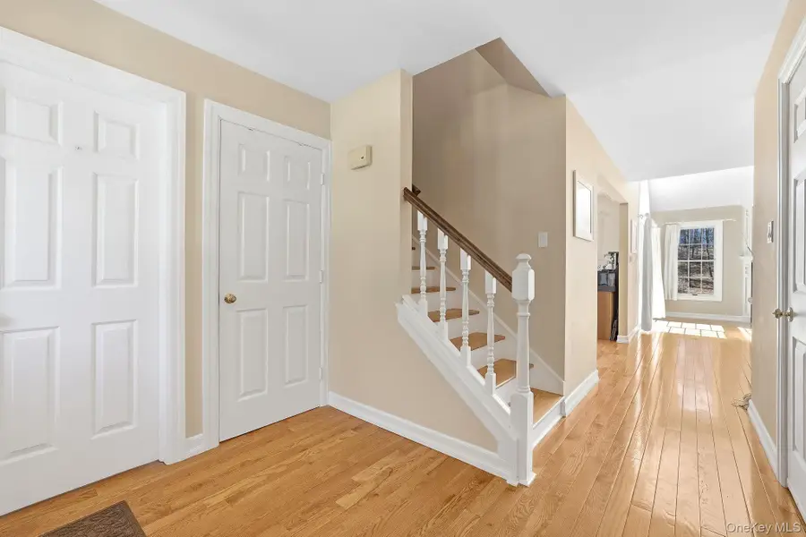 1004 Kensington Way, Mount Kisco, NY 10549 - #3