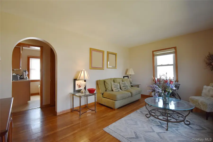 6 Sullivan Road, Farmingdale, NY 11735 - #3