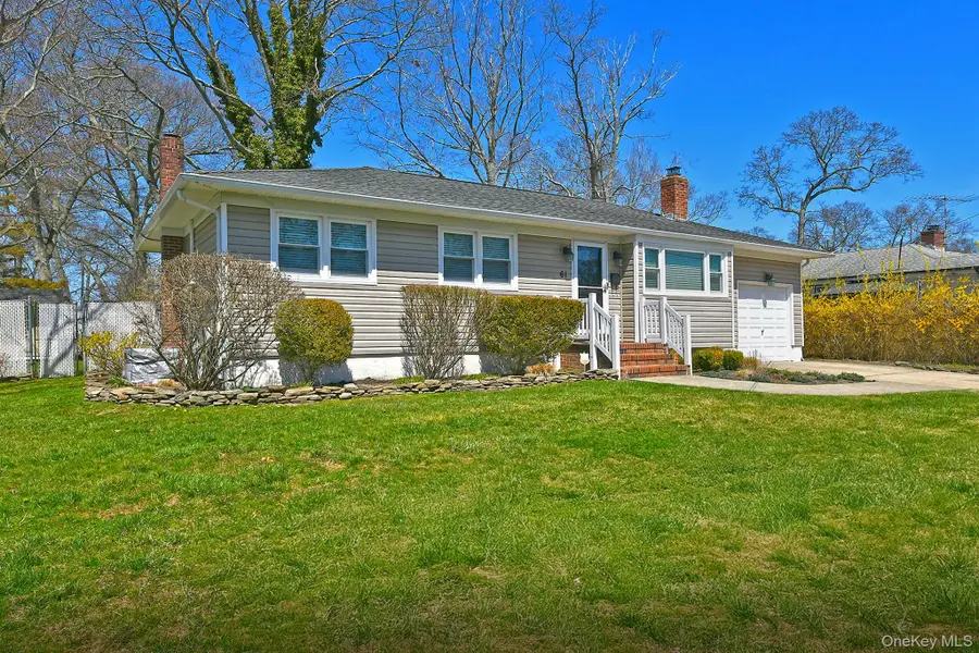 61 Newton Boulevard, Ronkonkoma, NY 11779 - #2