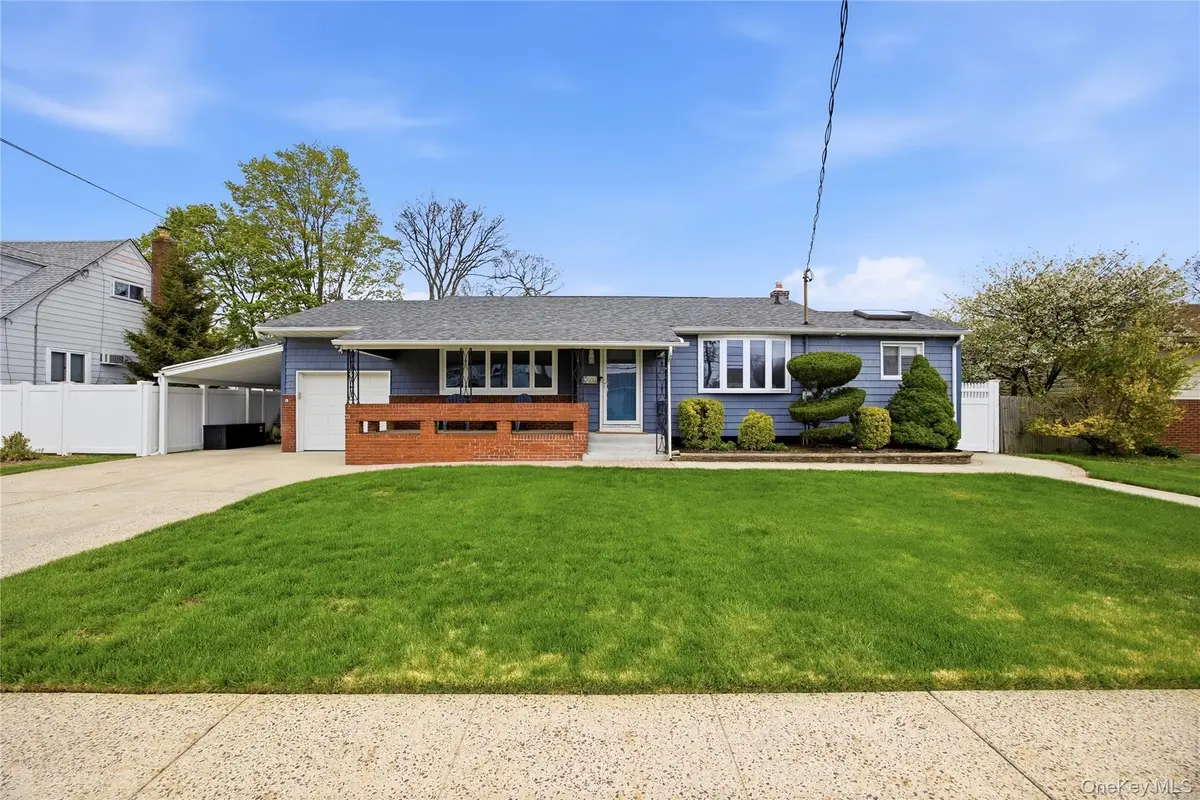 644 N Clinton Avenue, Lindenhurst, NY 11757 - #1