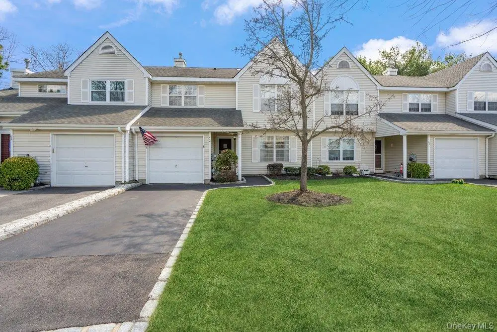 62 Mystic Circle, Bay Shore, NY 11706 - #1